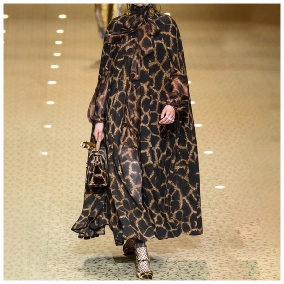 ❄️ Long Leopard Print Opera Cape - Picture 2 of 6